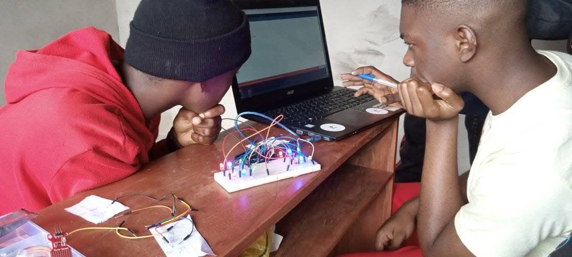 Electronics lab setup